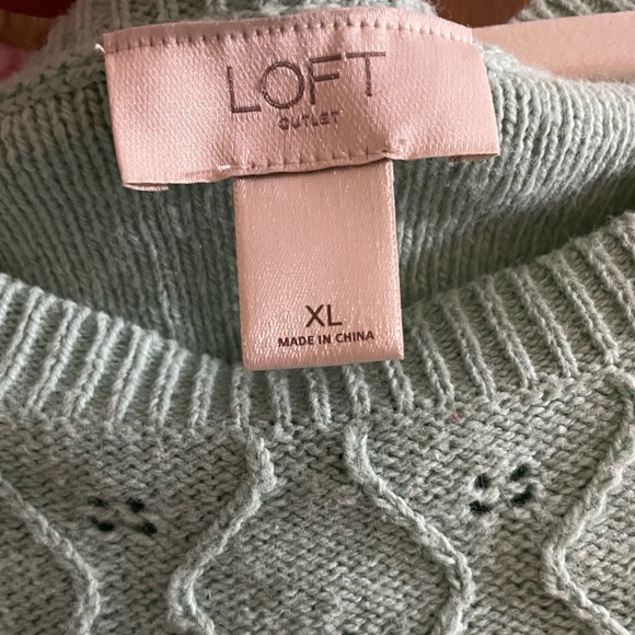 Stylish Ann Taylor Loft XL Sweater soft green - like new - Picture 2 of 3